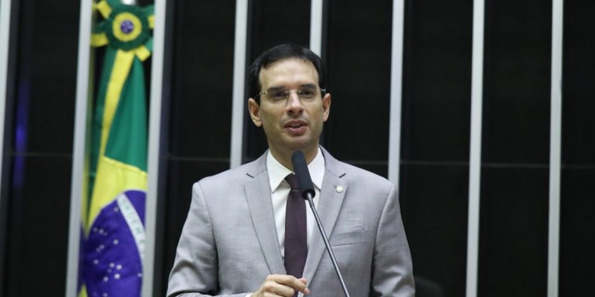 Leo Prates é incluído em lista dos parlamentares mais influentes do Congresso Nacional