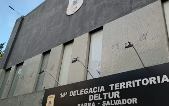 Quarto investigado por roubos contra turistas no Porto da Barra é preso pela Polícia Civil