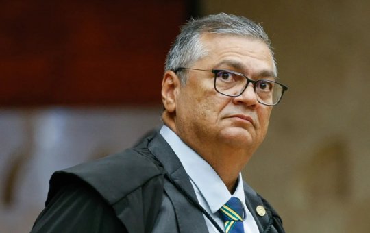 Flávio Dino critica terceirização de emendas e cobra mais transparência no destino dos recursos 