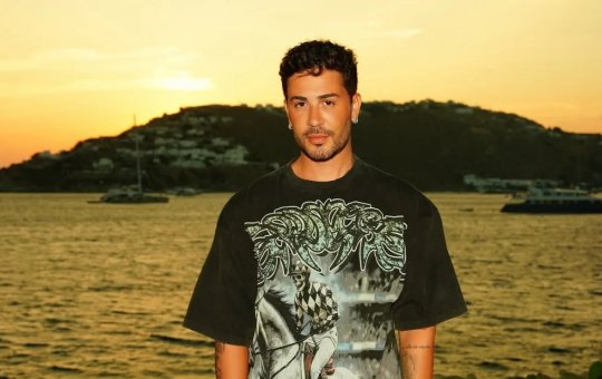 Carlinhos Maia nega fuga para os EUA e chama críticos de "burros" e "analfabetos"