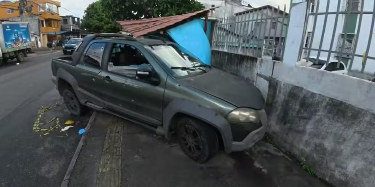Adolescente morre e pai fica ferido após ataque a tiros contra carro em Salvador
