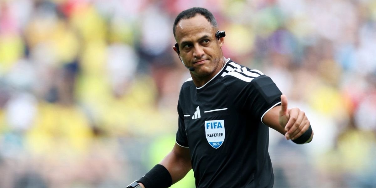 Árbitro da semifinal nunca viu Messi sair de campo derrotado