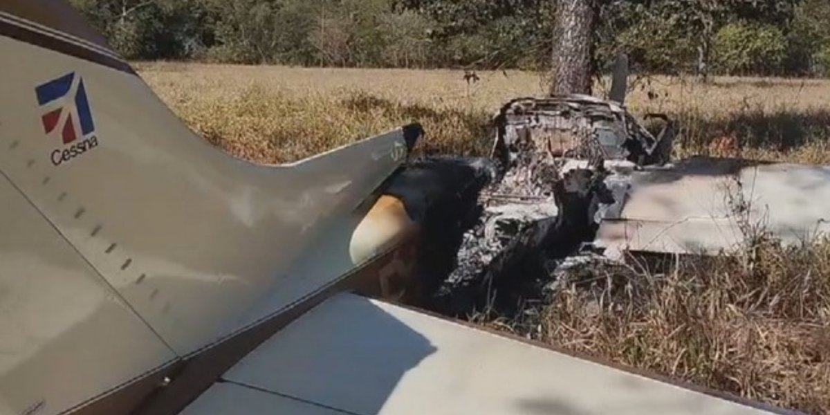 Avião com cerca de 300 kg de cocaína faz pouso forçado em fazenda de Goiás