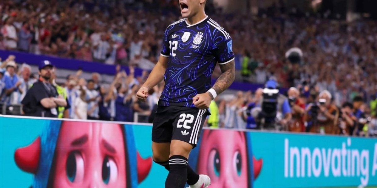 Argentina bate a Inglaterra de virada e garante vaga na final contra a Espanha