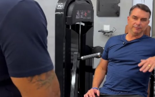Flávio Bolsonaro aparece treinando com Júlio Balestrin e vídeo viraliza nas redes