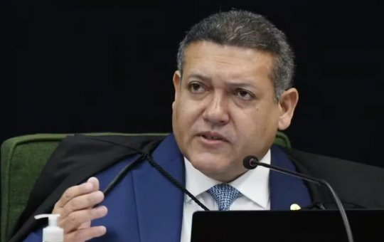 TSE determina remoção de vídeo que associa Flávio Bolsonaro ao PCC