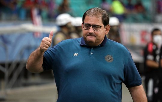 Invicto e com moral, Guto completa 100 jogos à frente do Bahia contra o Flamengo