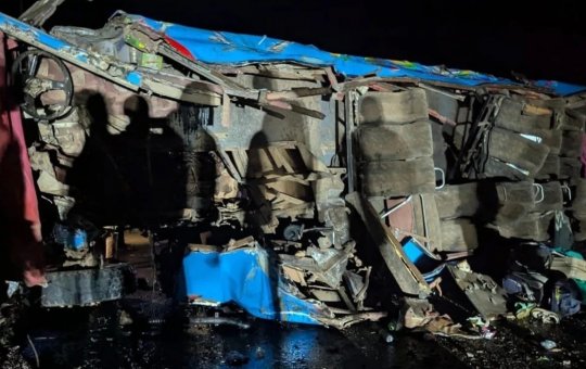Acidente com ônibus escolar mata 20 crianças e um adulto em Uganda