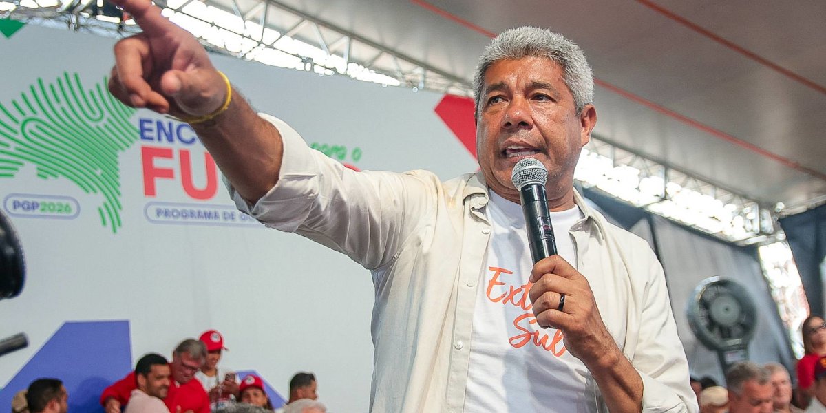 Jerônimo Rodrigues critica Trump e culpa Flávio Bolsonaro pelas tarifas contra o Brasil