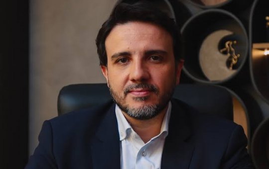 MBL oficializa Renan Santos como candidato à presidência