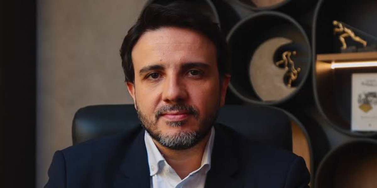 MBL oficializa Renan Santos como candidato à presidência