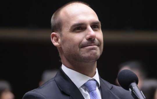 PF recomenda demissão de Eduardo Bolsonaro por abandono de cargo de escrivão
