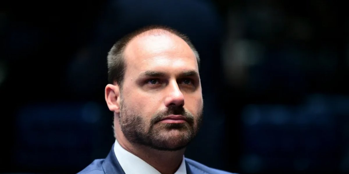 Eduardo Bolsonaro diz que pretende voltar ao Brasil e descarta pedir cidadania dos EUA