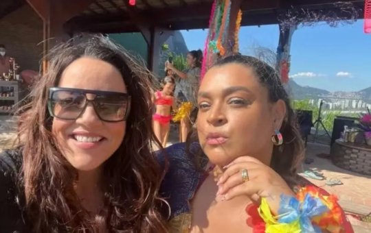 Ana Carolina se emociona ao relembrar morte de Preta Gil e abandona entrevista: 'Minha amada Pretinha'