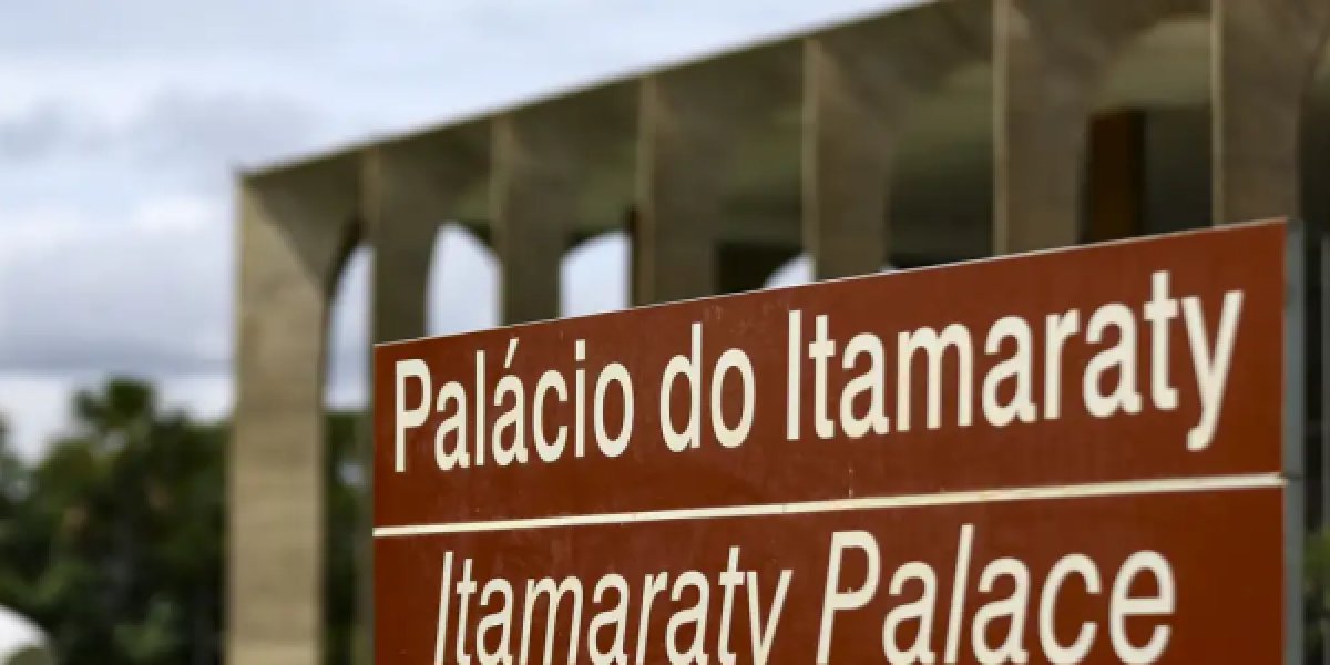Itamaraty alerta brasileiros a evitarem viagens ao Oriente Médio após escalada do conflito