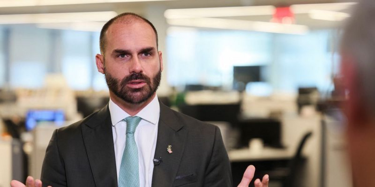 PF decide demitir Eduardo Bolsonaro por abandono de cargo