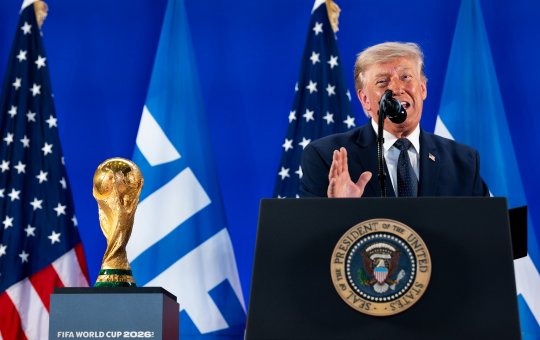 Donald Trump ameaça destruir ponte ou usina no Irã a cada navio atacado no Estreito de Ormuz