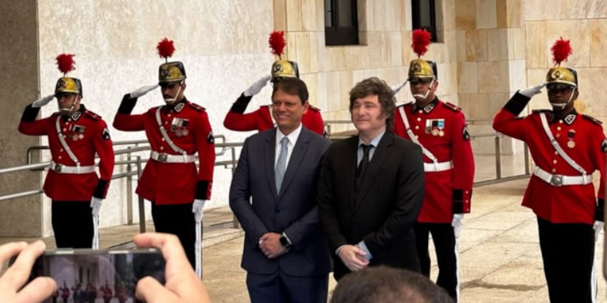 Antes da convenção do PL, Tarcísio recebe Milei e entrega maior honraria do Estado de São Paulo