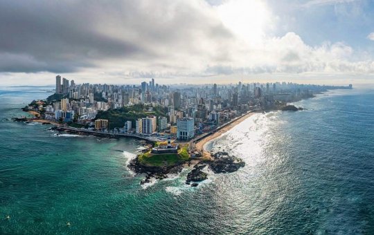 Tempo firme deve marcar o domingo em Salvador, com sol entre nuvens e máxima de 30°C