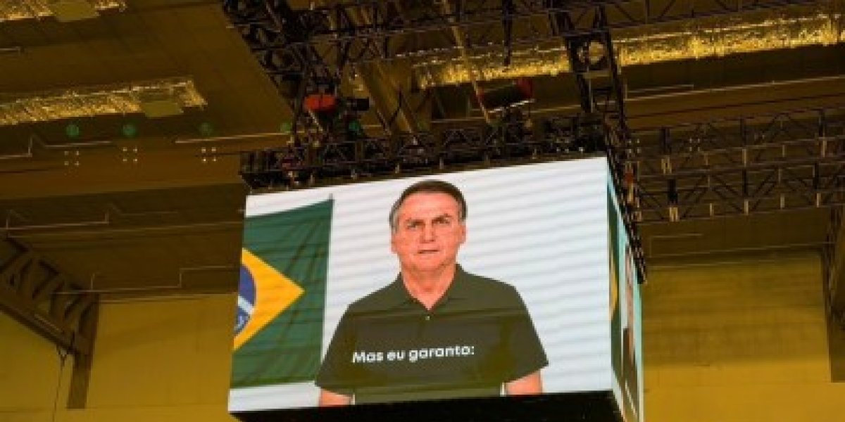 Vídeo de Bolsonaro feito por IA pode levar campanha de Flávio à Justiça Eleitoral
