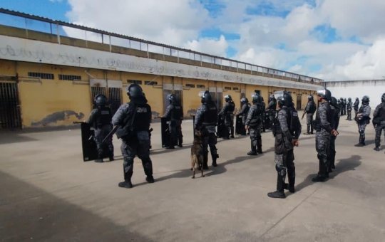 Mais de 250 agentes participam da Operação Angerona II no maior presídio da Bahia