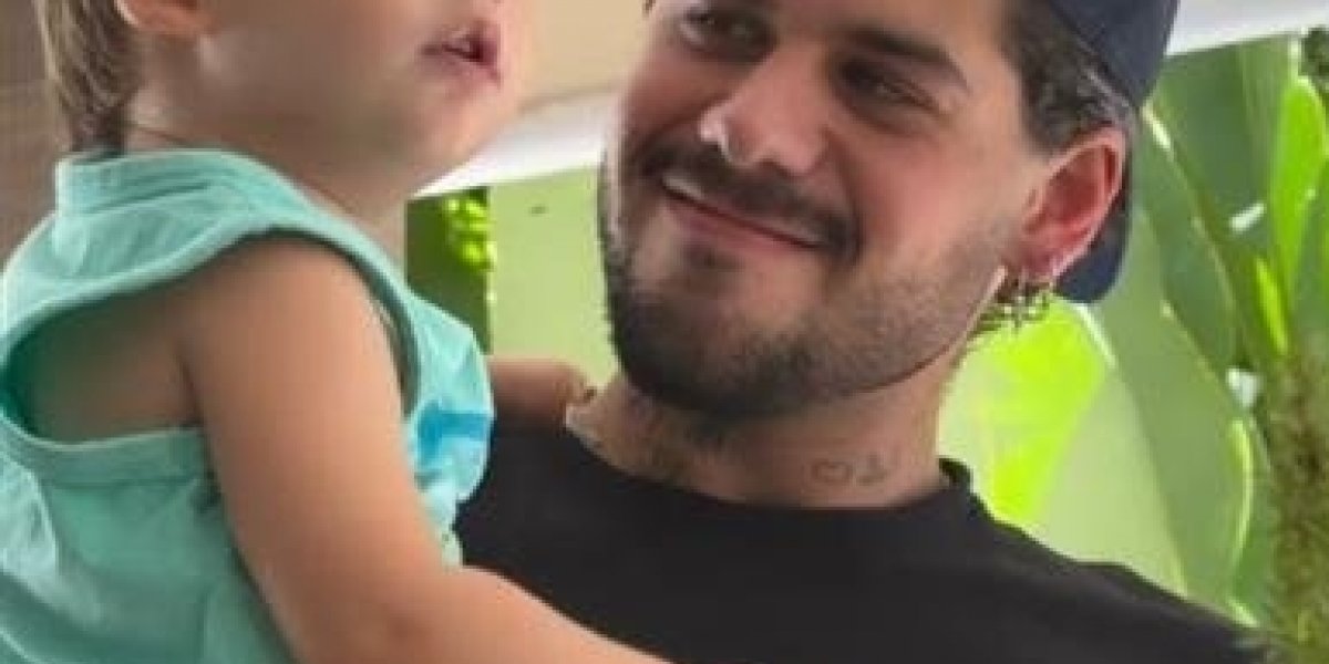 Zé Felipe é criticado após vídeo incentivando Zé Leonardo a repetir palavra polêmica