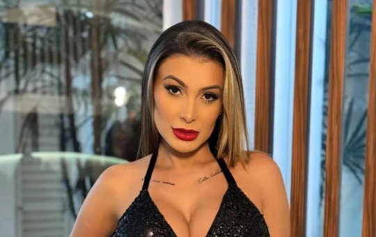 Andressa Urach procura homem virgem para gravação de conteúdo adulto