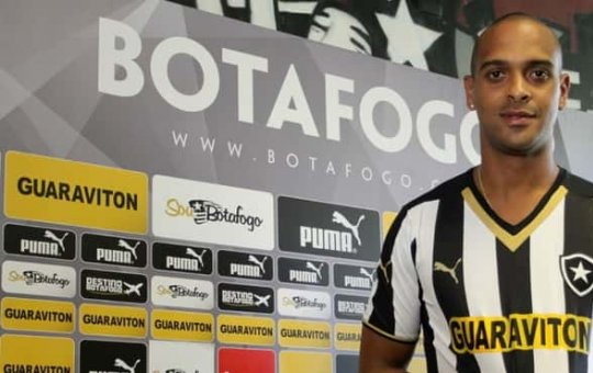 Ex-atacante do Botafogo morre vítima de desabamento causado por forte ventania no Rio De Janeiro