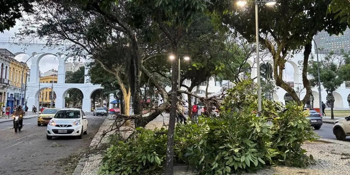Ventos fortes deixam cinco mortos e provocam estragos em SP e no RJ