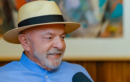 Lula critica cenário político e diz que "a política vem apodrecendo ano a ano"