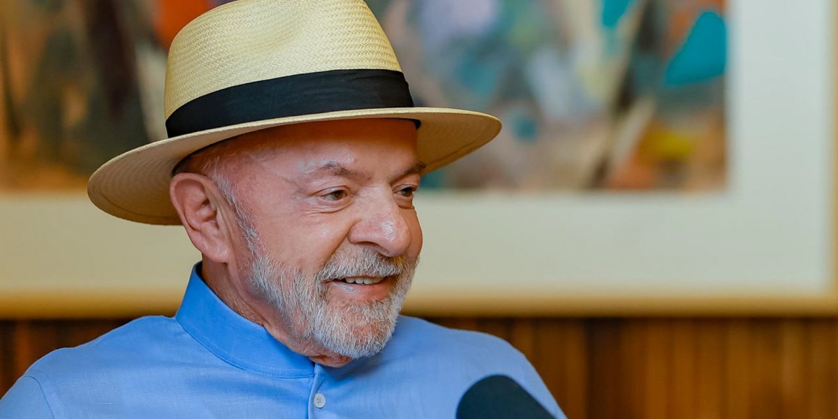 Lula critica cenário político e diz que "a política vem apodrecendo ano a ano"