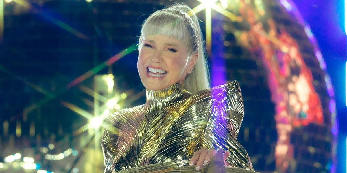 Xuxa reage a críticas sobre figurino e diz que ataques impulsionaram vendas da turnê "Continuem fazendo isso"