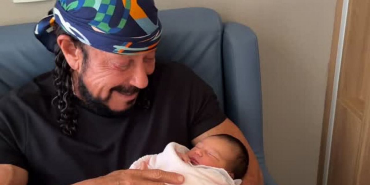Bell Marques conhece a neta Malu e encontro emociona a família