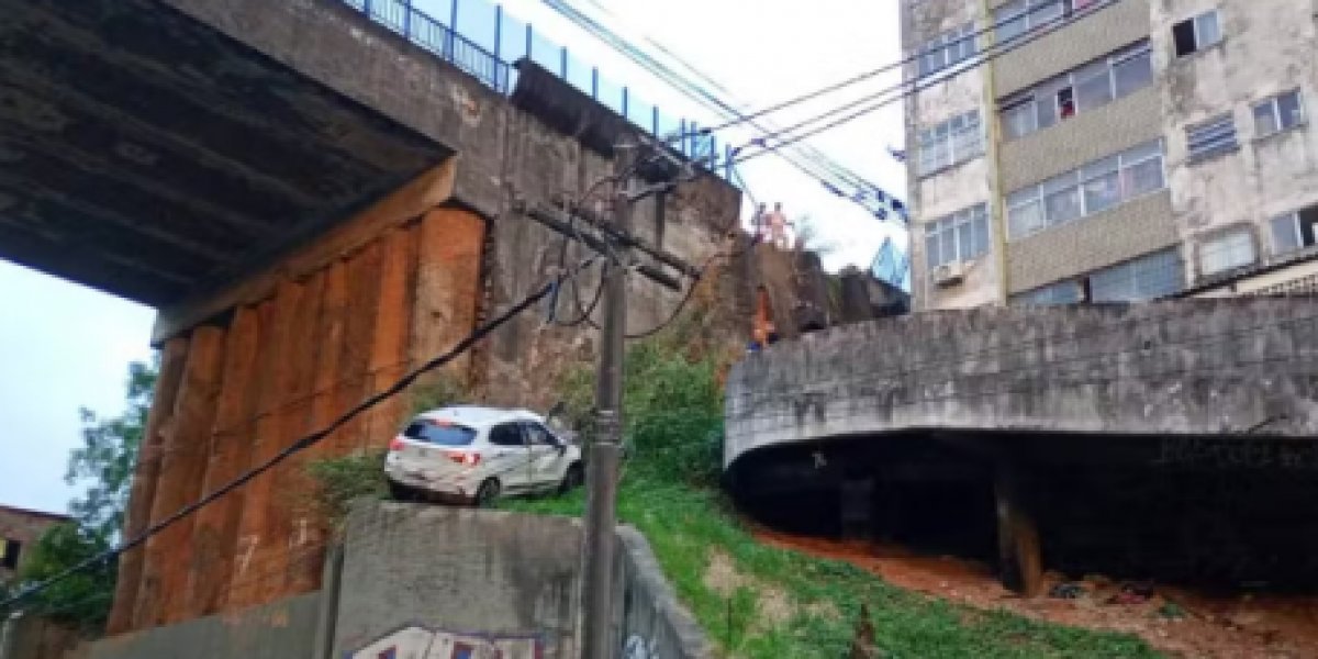 Codesal identifica danos em viaduto após carro despencar no Vale do Ogunjá