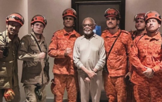 Gilberto Gil fica preso em elevador no Rio e equipe tranquiliza fãs