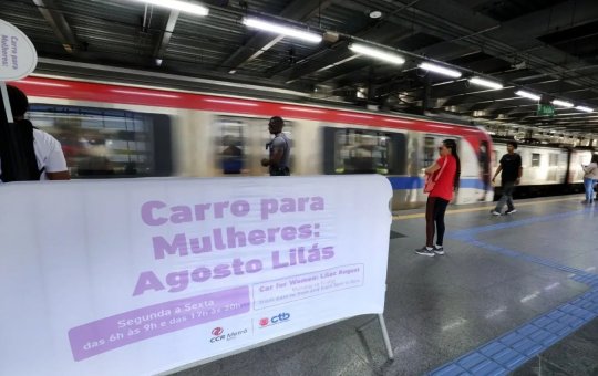 Mesmo com avisos, homens são flagrados em vagão preferencial para mulheres no metrô de Salvador