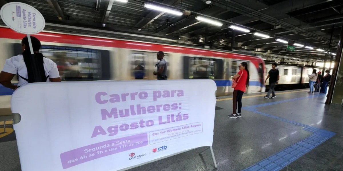 Mesmo com avisos, homens são flagrados em vagão preferencial para mulheres no metrô de Salvador