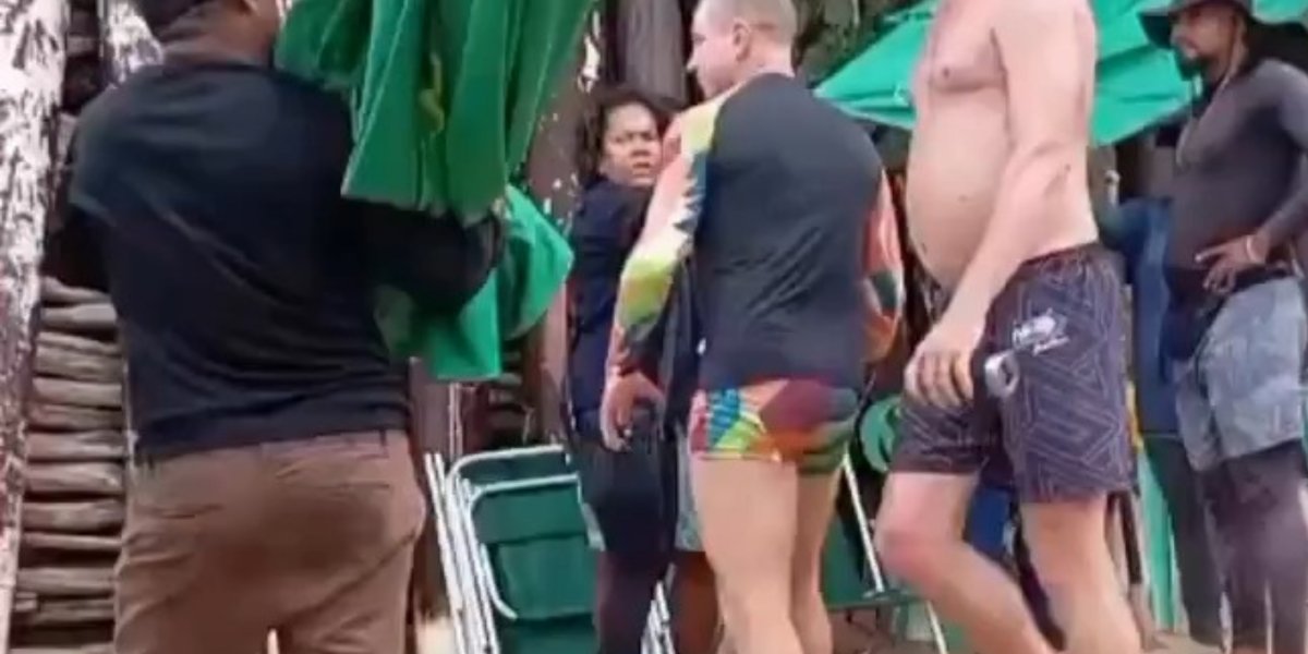 Turista tenta agredir garçom em Porto de Galinhas e ofende nordestinos durante confusão