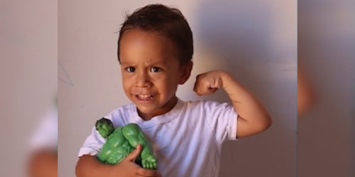Vídeo mostra menino de 3 anos recusando ir para a casa do pai antes de ser encontrado morto