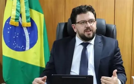 Lula cobra explicações de assessor após empréstimo de amiga de Lulinha investigada pela PF