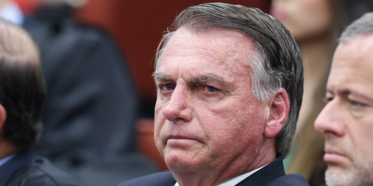 Defesa de Bolsonaro pede autorização ao STF para ex-presidente receber visita dos filhos no Dia dos Pais