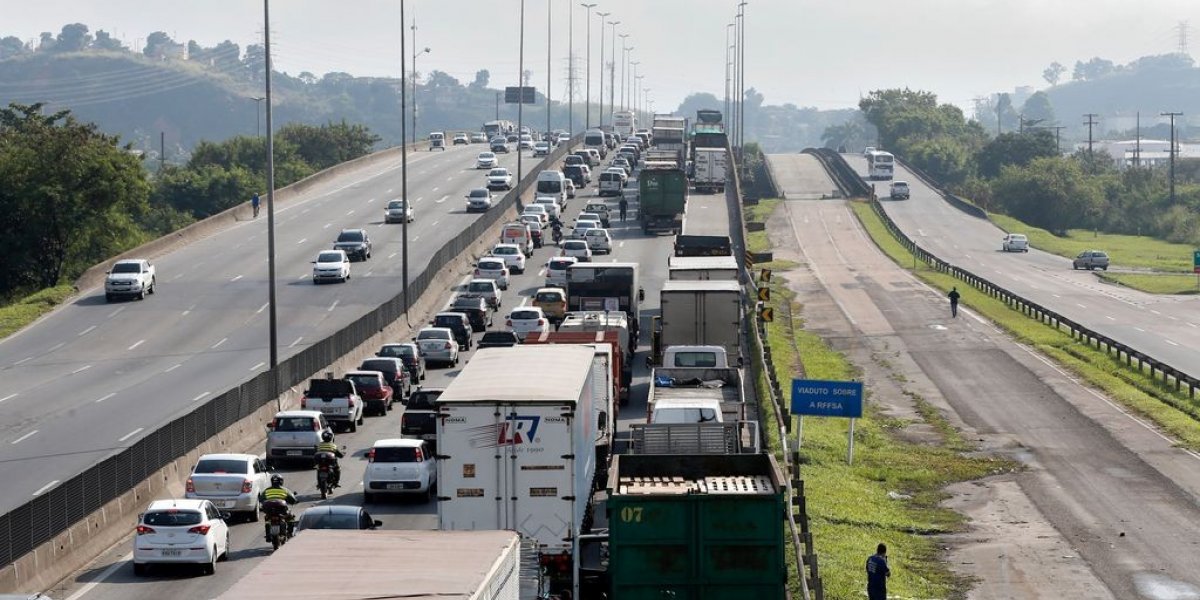 Lula sanciona lei que cria piso mínimo para o frete rodoviário de cargas
