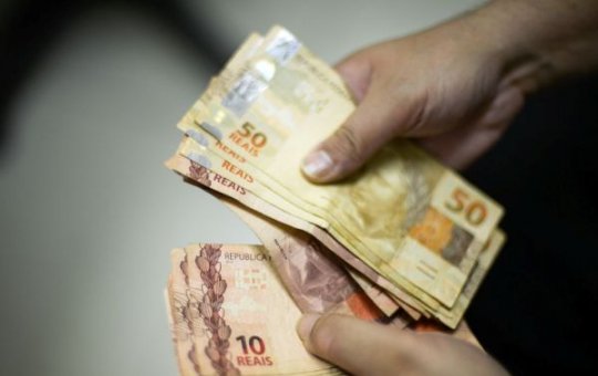 Salário mínimo pode subir para R$ 1.717 em 2027; veja a previsão do governo
