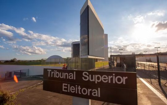 TSE cria conselho de especialistas para monitorar fake news e uso indevido de IA nas eleições