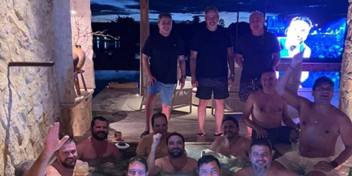 Angelo Coronel e outros parlamentares baianos aparecem em “festa da piscina” com investigado do INSS