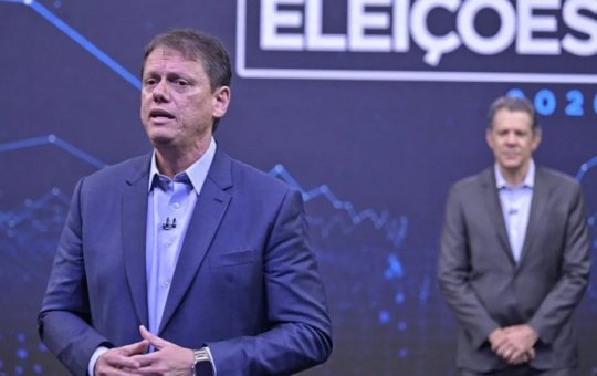Tarcísio defende Bolsonaro após ser questionado por Haddad em debate: “Tenho gratidão”