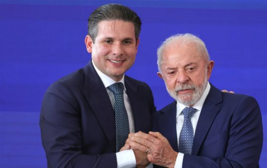 Hugo Motta declara apoio à reeleição de Lula: "O melhor para o país"
