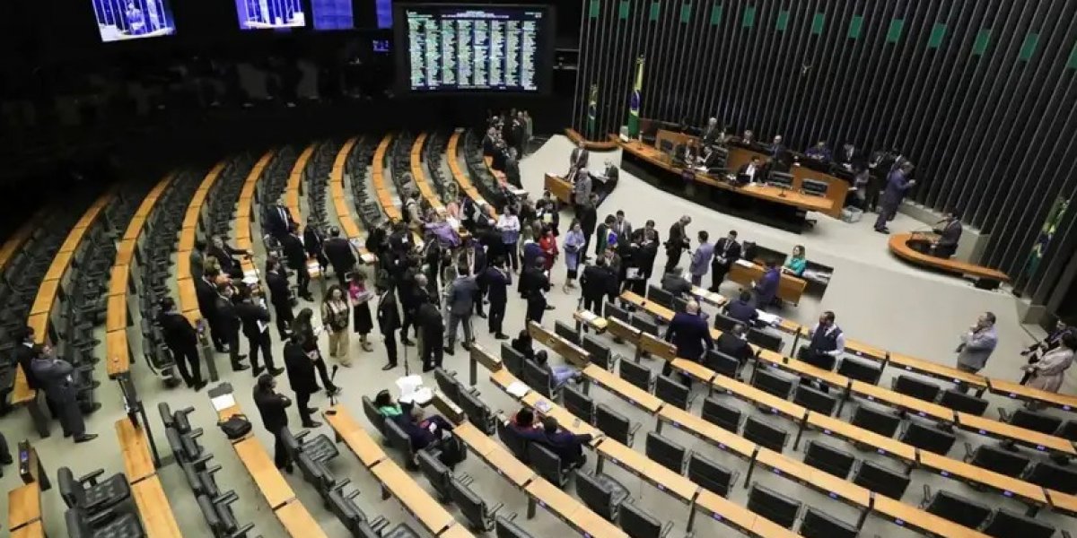 Câmara dos Deputados deve instalar comissão sobre redução da maioridade penal nesta quarta