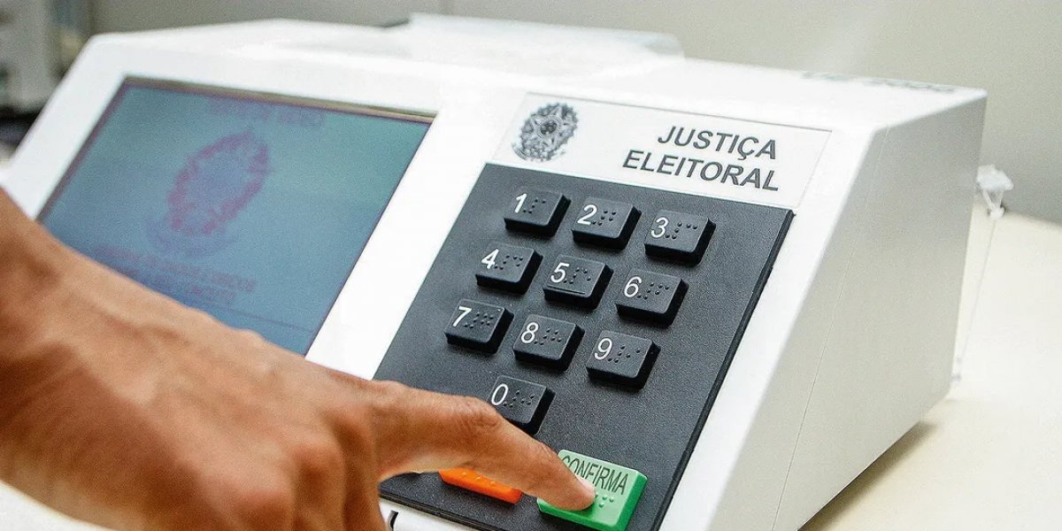 TSE nega que eleições de 2026 contarão com novo modelo de urna eletrônica
