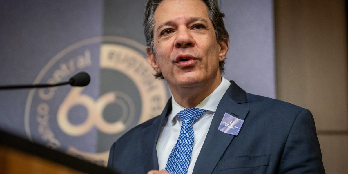 Fernando Haddad denuncia abordagem “intimidadora” e "ostensiva" de viatura da Polícia Militar